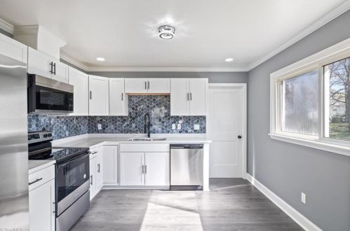 300 Erwin St, Greensboro NC 27406-2834 exterior