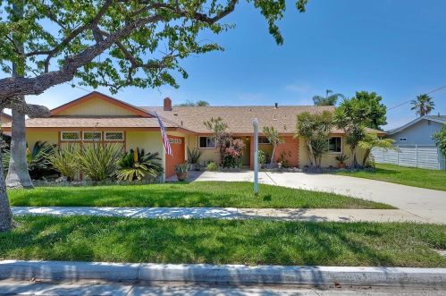3255 Donna Ct, Carlsbad, CA 92008-2786