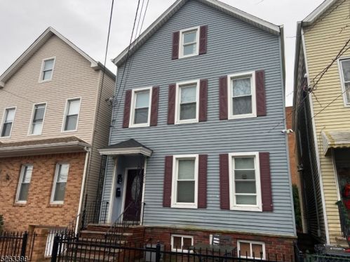 270 New York Ave, Newark, NJ 07105-2606