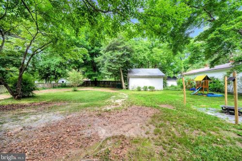 142 Main St, Bowling Green VA  22427-9425 exterior