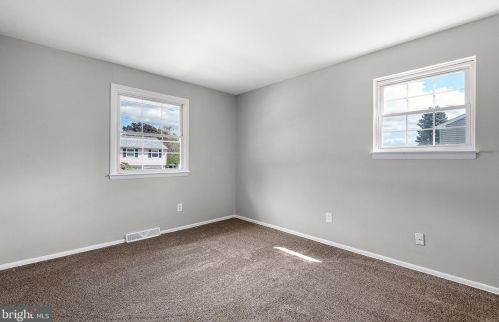1104 Overhill Ct, Wilmington DE  19810-3108 exterior