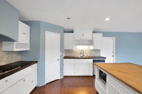 1260 Hoover St, Escondido CA  92027-1415 exterior