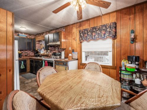 8090 Rdg Rd, Zanesville OH  43701-7869 exterior