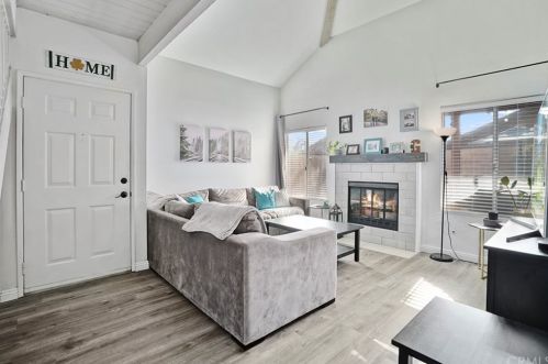 6153 Sara Ct, Riverside, CA 92509-6190