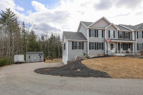 8 Kettle Ln, New Boston, NH 03070-4429