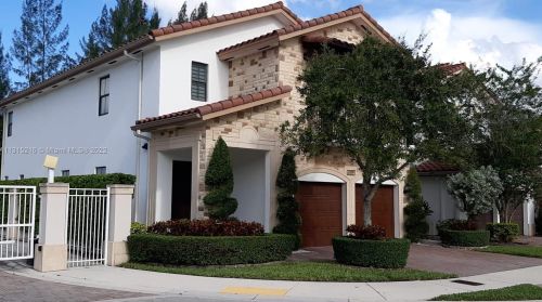 6989 104th Ct, Miami, FL 33178-1380