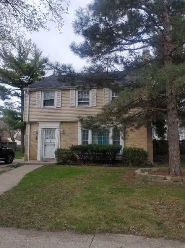 4467 Howie Pl, Milwaukee, WI 53216-2426