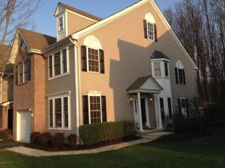 129 Ironwood Ct, Middletown, NJ 07748-1920