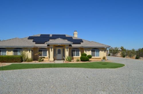 9320 Mesa St, Victorville CA  92392-1980 exterior
