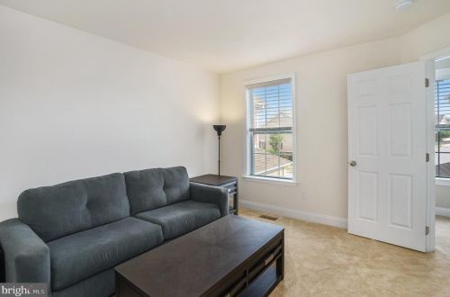 234 Hopewell Dr, Collegeville PA  19426-2852 exterior