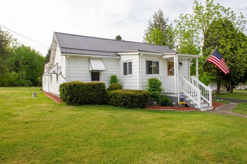 2251 Mercer Rd, Stoneboro, PA 16153-2505
