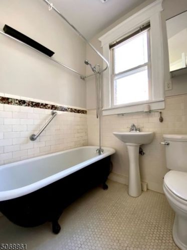 164 Broadway, Bayonne NJ  07002-8907 exterior