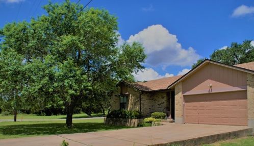 112 Retha Dr, Mount Sharp TX  78620-3428 exterior