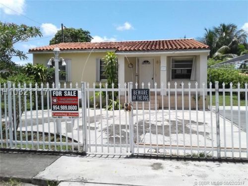 180 36th St, Hialeah, FL 33012-5235
