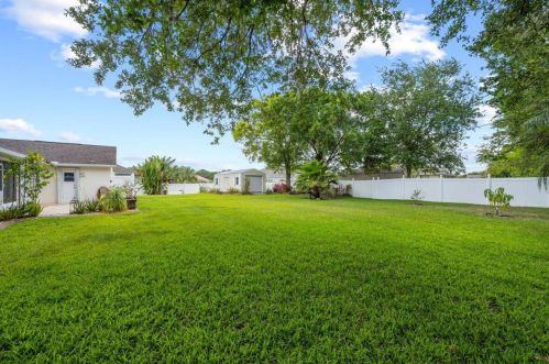 107 Hawthorne Cir, Fort Pierce FL 34953-3524 exterior