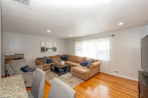 1226 Crescent Ave, Roselle, NJ 07203-2509