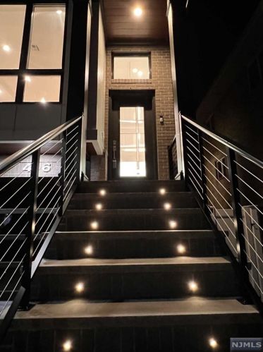416 Lawton Ave, Cliffside Park NJ  07010-1902 exterior