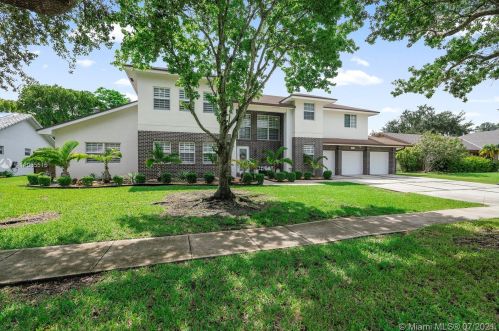 301 202nd Ter, Hollywood, FL 33029-3419