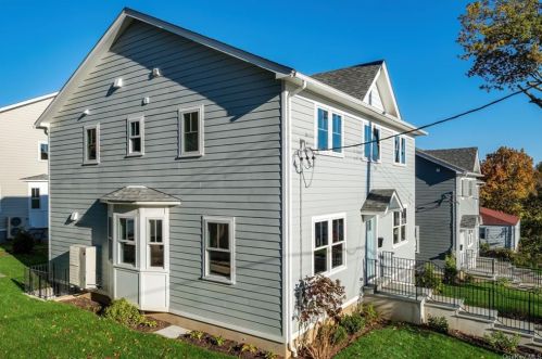 1 Sterling Ave, White Plains, NY 10606-2803
