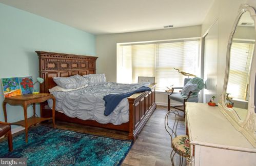 7604 Lakeside Village Dr, Falls Church VA  exterior