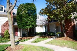 642 Cobblestone Sq, Louisville, KY 40223-5372