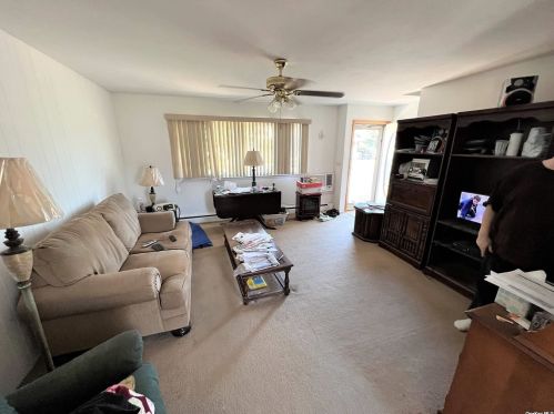 265 34th St, North Lindenhurst, NY 11757-3246