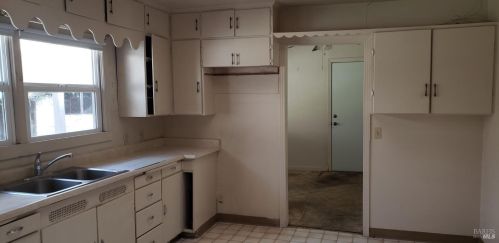 530 Hendley St, Santa Rosa CA  95404-5071 exterior