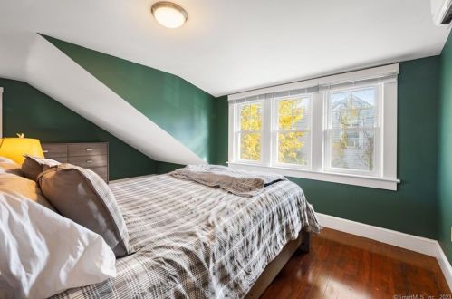 51 Riverview Ave, Groton CT  06340-3513 exterior