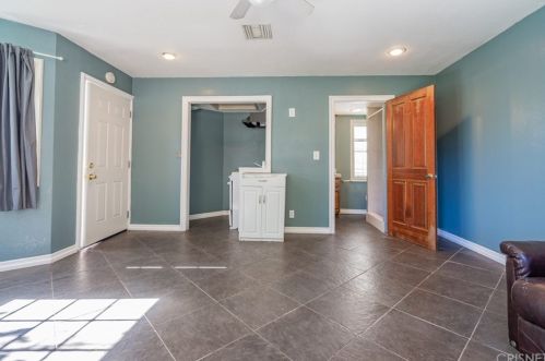 2828 Inyo Cir, Simi Valley CA 93063-2002 exterior