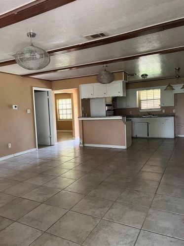 7406 Hummingbird Ln, Texas City, TX 77591-3622