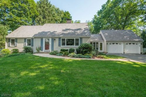 3 Rockaway Dr, Boonton, NJ 07005-9118