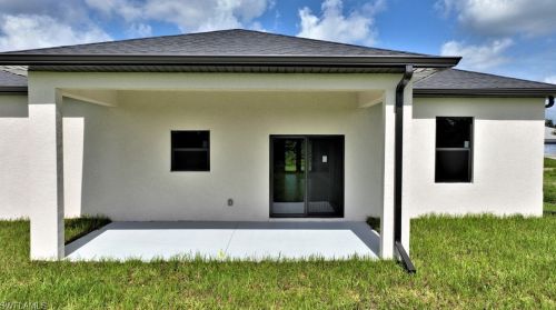 422 Progress Ave, Lehigh Acres FL 33974-0459 exterior