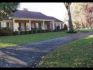 2610 Cayce Meade Dr, Hopkinsville, KY 42240-3734