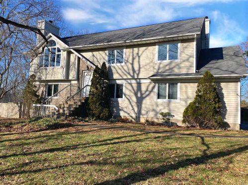 40 Old Northport Rd, San Remo, NY 11754-4202