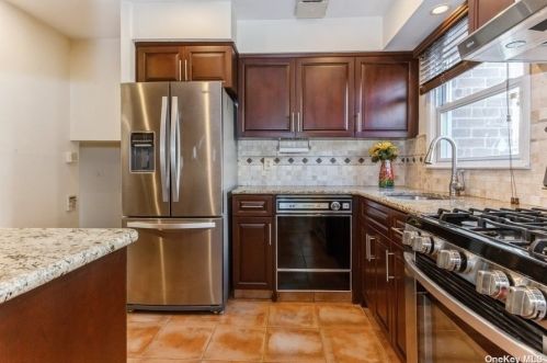 908 New Hyde Park Rd, New Hyde Park NY  11040-3205 exterior