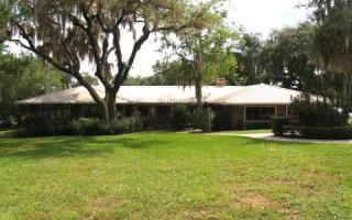 2851 Lakeview Dr, Sebring, FL 33870-7900