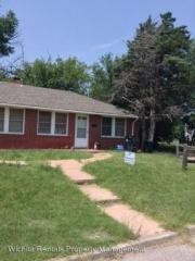 1311 Lorraine Ave, Wichita KS  67214-2552 exterior