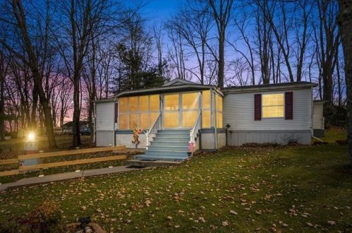 281 Boy Scout Rd, Evans City, PA 16033-4505