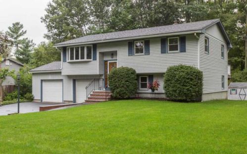 32 Colonial Dr, Salem, NH 03079-3475