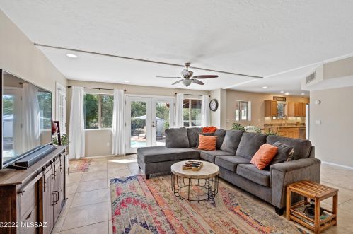 5620 Territory Dr, Tucson AZ 85750-1732 exterior