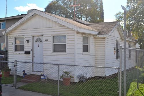 422 Pine St, Ripon CA  95366-2433 exterior