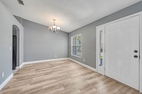 7836 104 Ave, Vero Beach FL 32967-3660 exterior