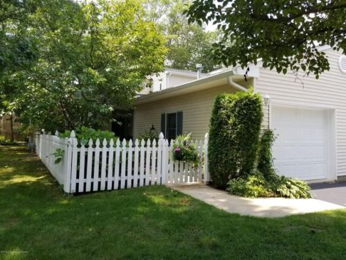 16 Cherrywood Cir, Bricktown NJ  08724-5203 exterior