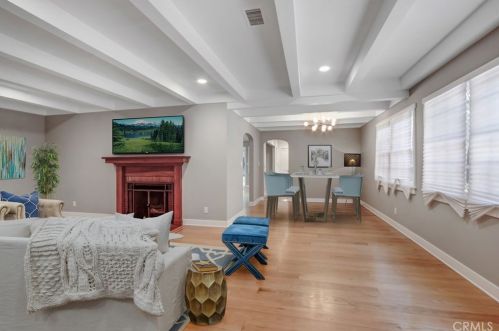 11805 Hartsook St, North Hollywood CA  91607-3215 exterior