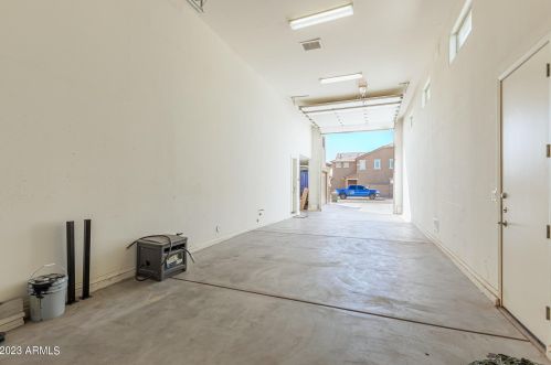 4009 79th Dr, Phoenix AZ  85043-3502 exterior