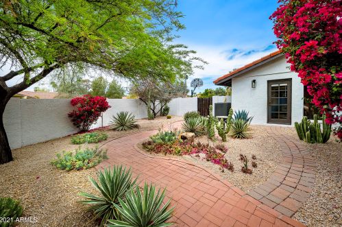 5301 Paradise Dr, Scottsdale AZ 85260-5433 exterior