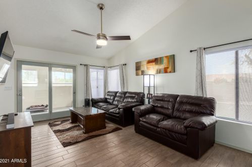 905 Bluefield Ave, Phoenix AZ 85053-1042 exterior