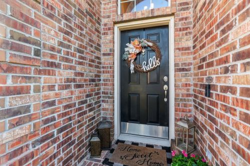 412 High Desert Dr, Fort Worth, TX 76131-4541
