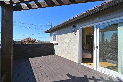 2400 Prosperity Way, San Leandro CA  94578-1124 exterior