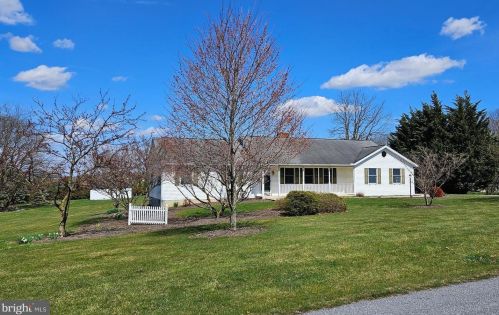 107 Crabapple Ln, Lees Cross Roads, PA 17257-8712